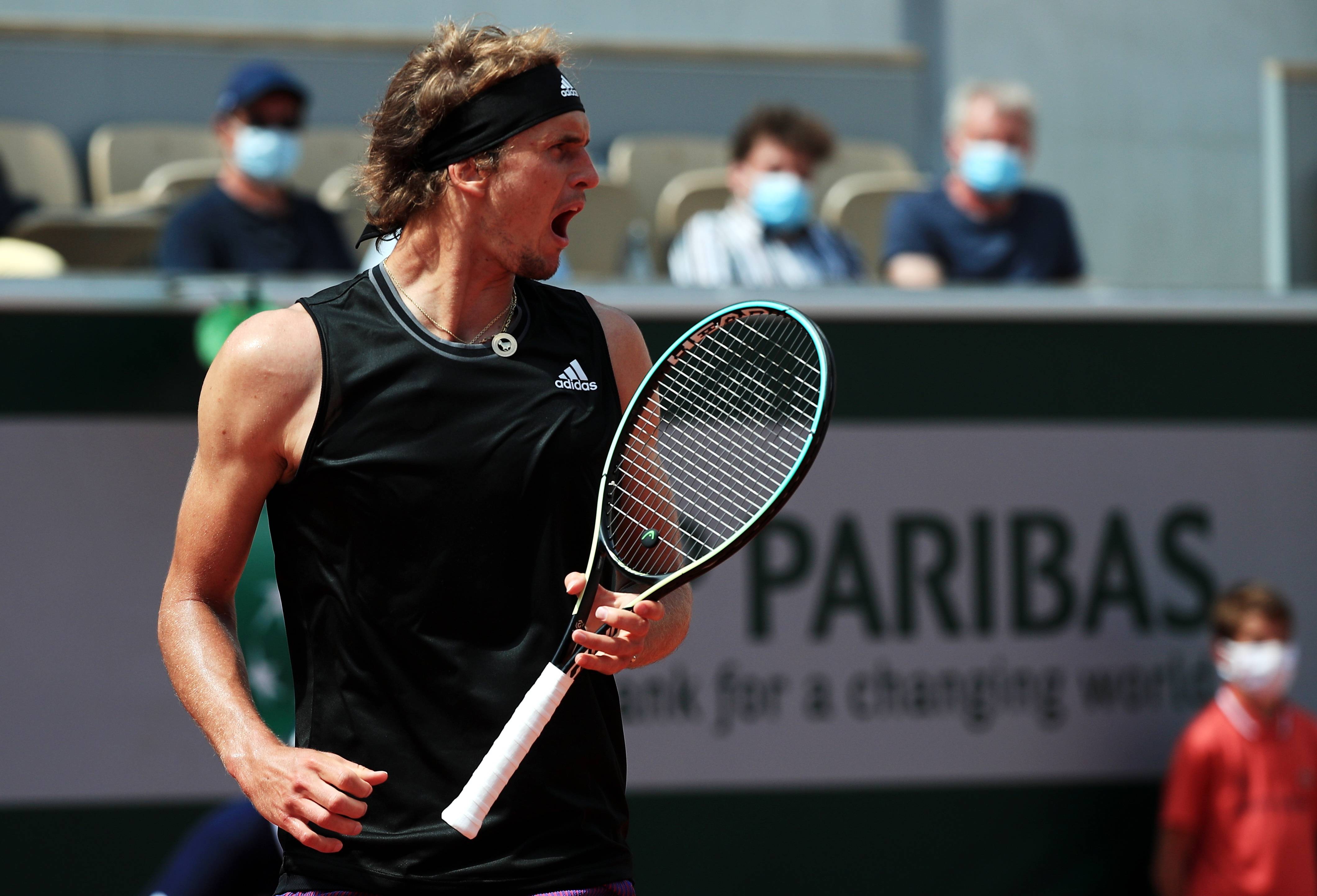 西班牙网球队绝杀法国网球队，兹维列夫关键制胜