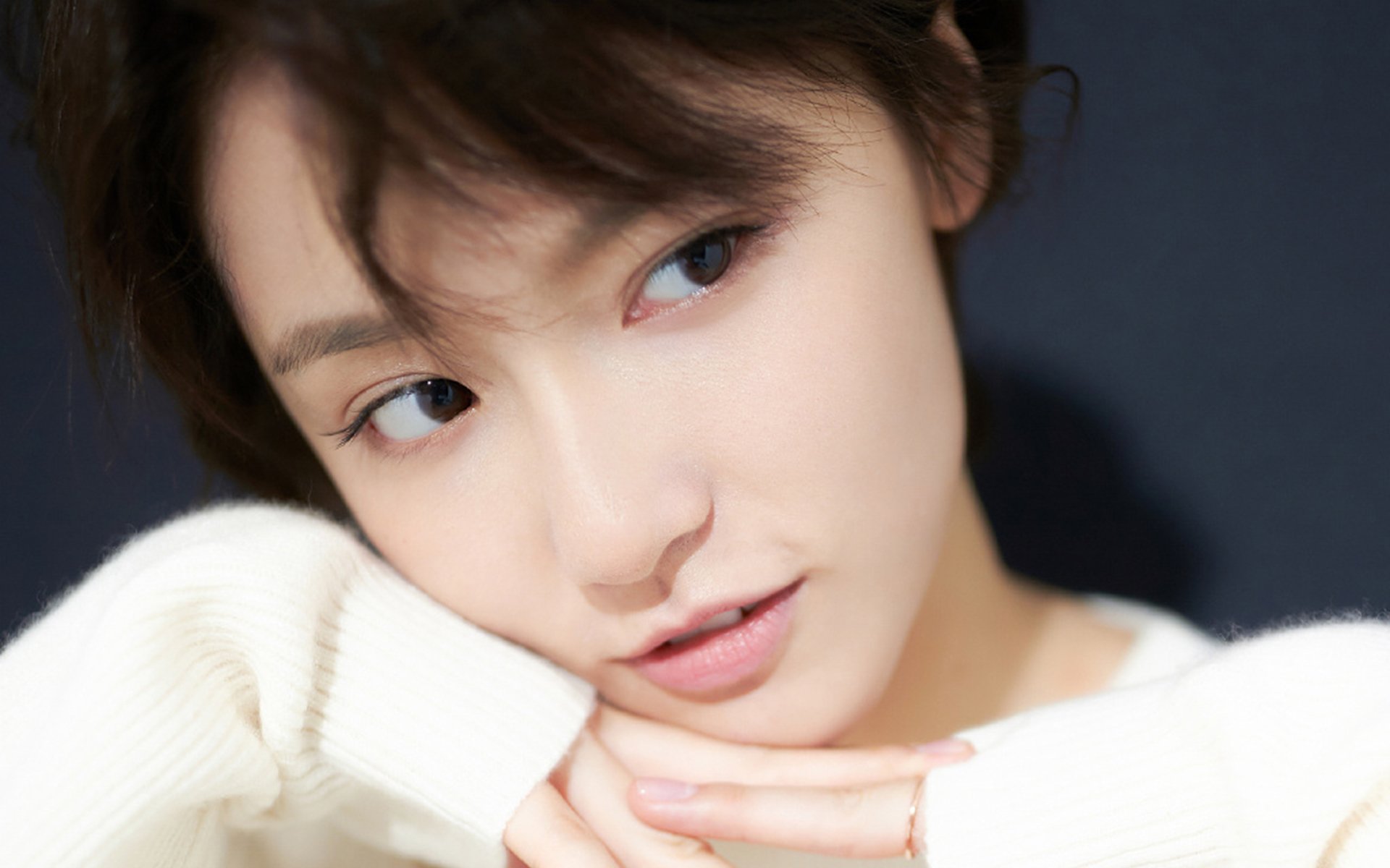 欧陆争冠舞台闪耀双子星，从NBA东契奇空砍48分，到德甲福克斯绝境封神