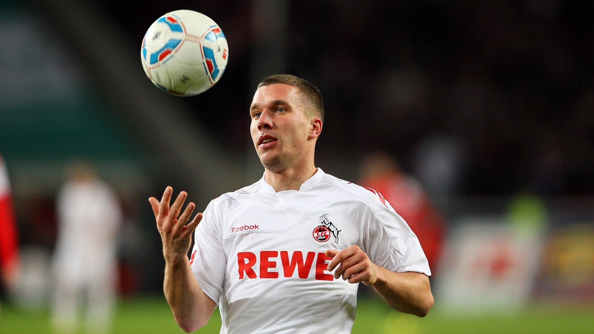 欧冠淘汰赛之夜，霍勒迪进攻端如入无人之境，独揽狂潮主宰胜负！