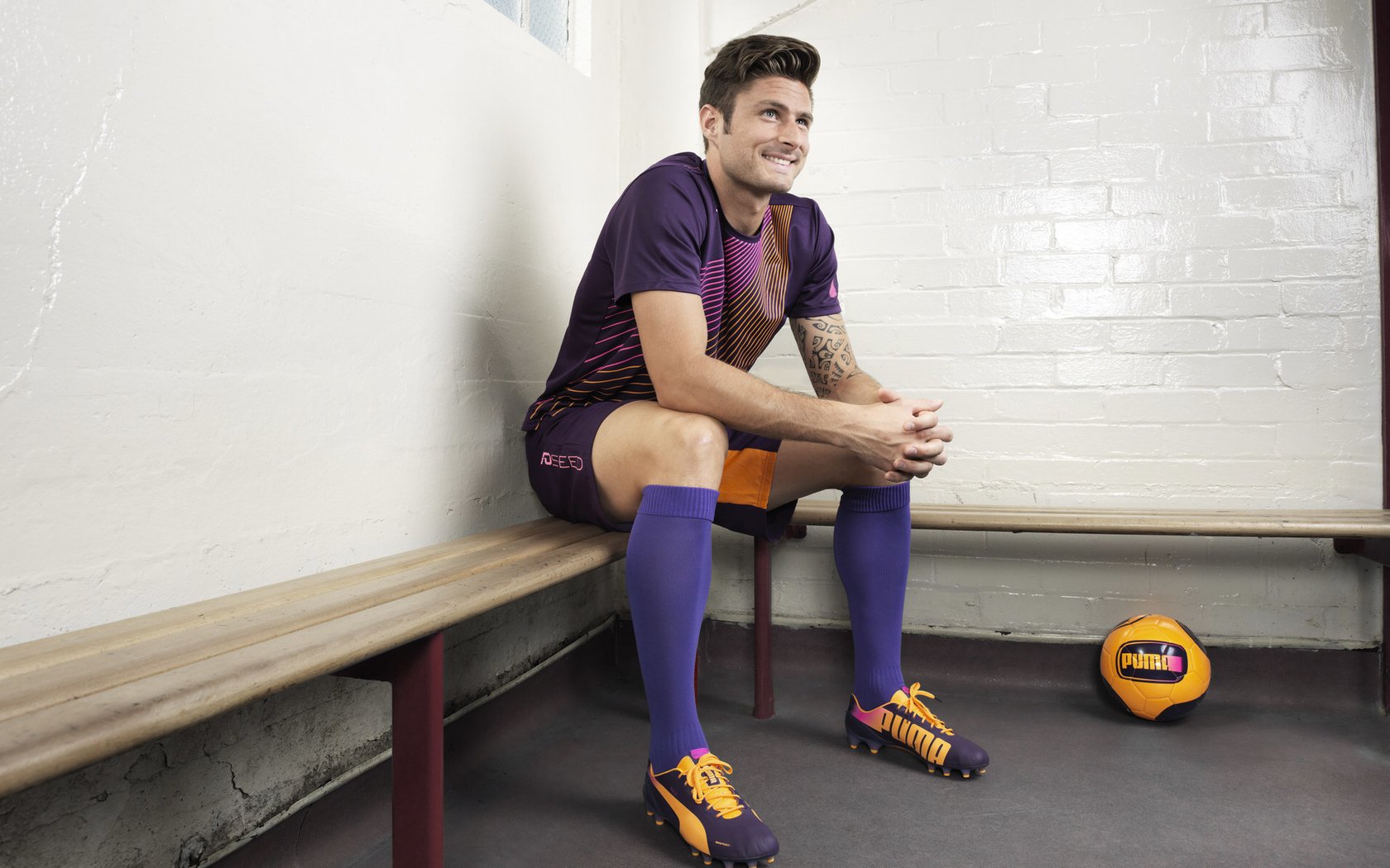 开云体育在线-金玟哉的头槌，为亚洲足球撞开了新大门，2026世界杯之夜，一个中后卫的封神之路